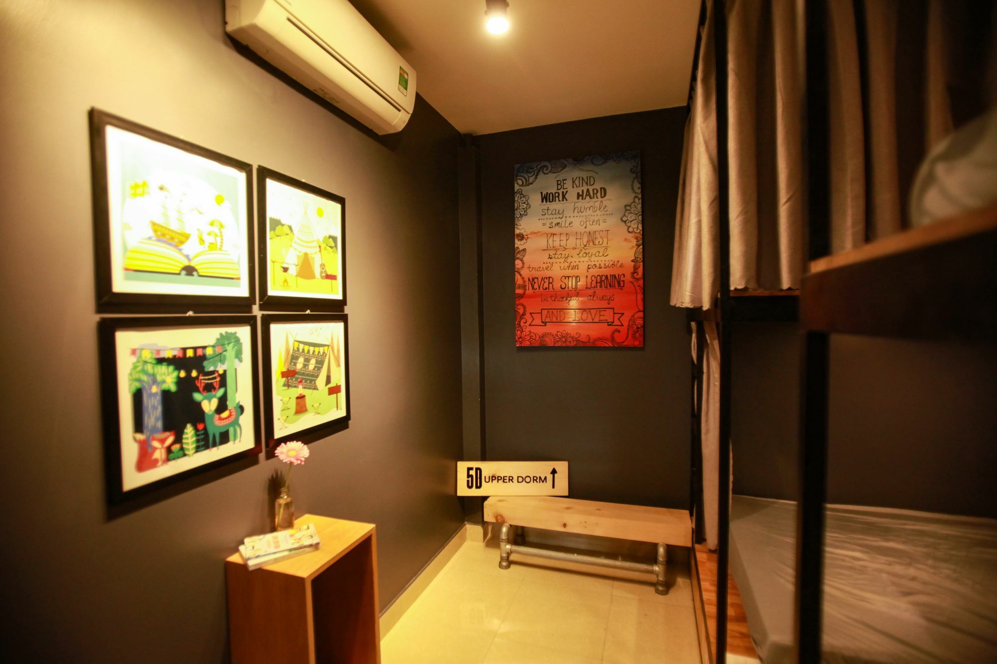 Hostel 5d Upper Dorm